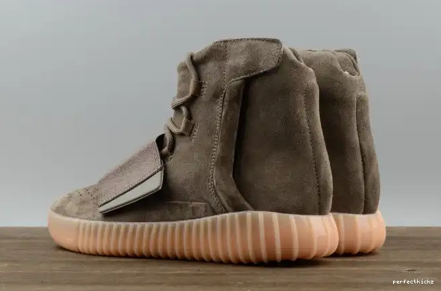 Yeezy Light adidas Brown BY2456 750 Boost 0601